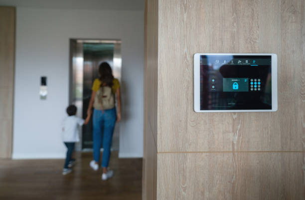 panel de alarma en portal de comunidad de vecinos sin cuotas